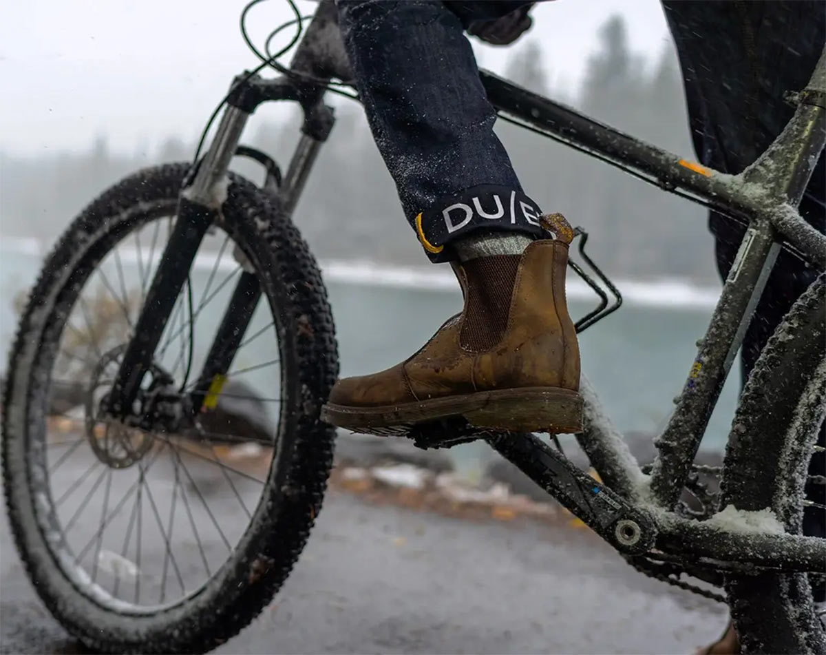 DUER All-Weather Performance Relaxed Jeans Straight Fit Herren DU-BR3002-32-32-HR_All-Weather-Performance-Denim-Relaxed-Taper-Jeans-Men_Heritage-Rinse_01