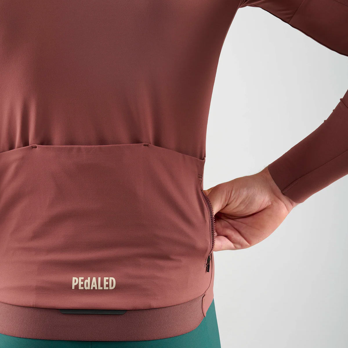 PEdALED Element Langarm Radtrikot Herren Pedaled_Element-Jersey-Men_Raisin-Purple_09