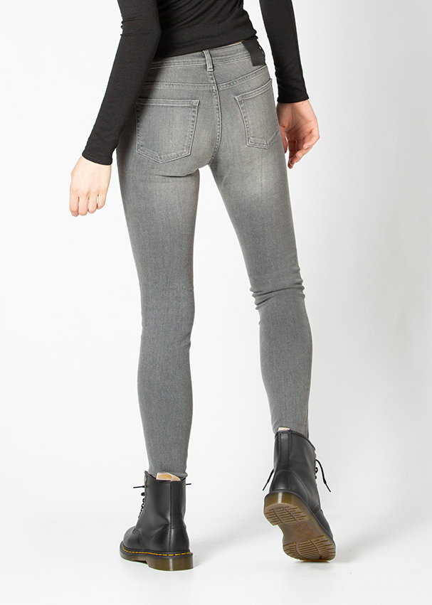 Performance Denim Skinny Jeans Women