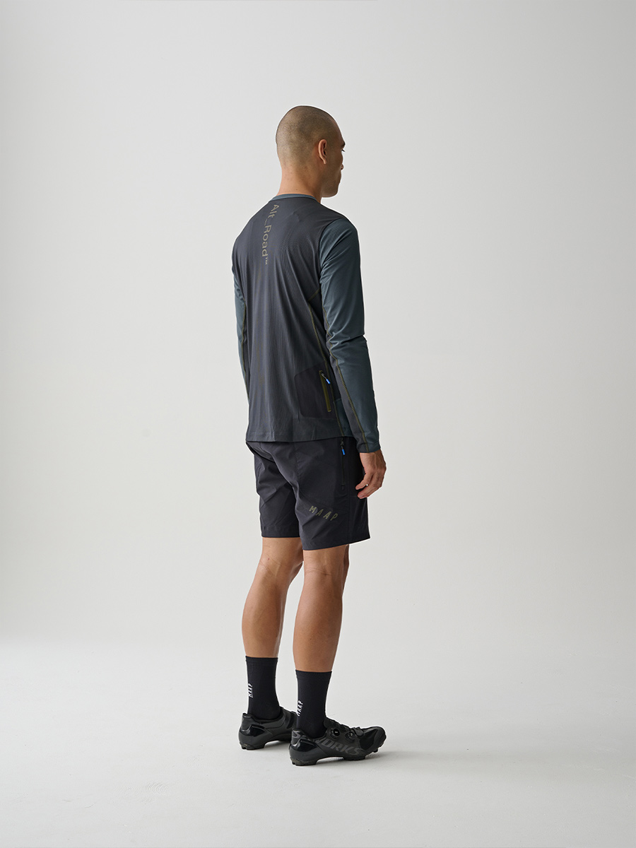 MAAP Alt_Road Tech Langarmshirt Herren Maap_MPMTO241124_MIDN-Alt_Road-Tech-LS-Tee_Midnight_06