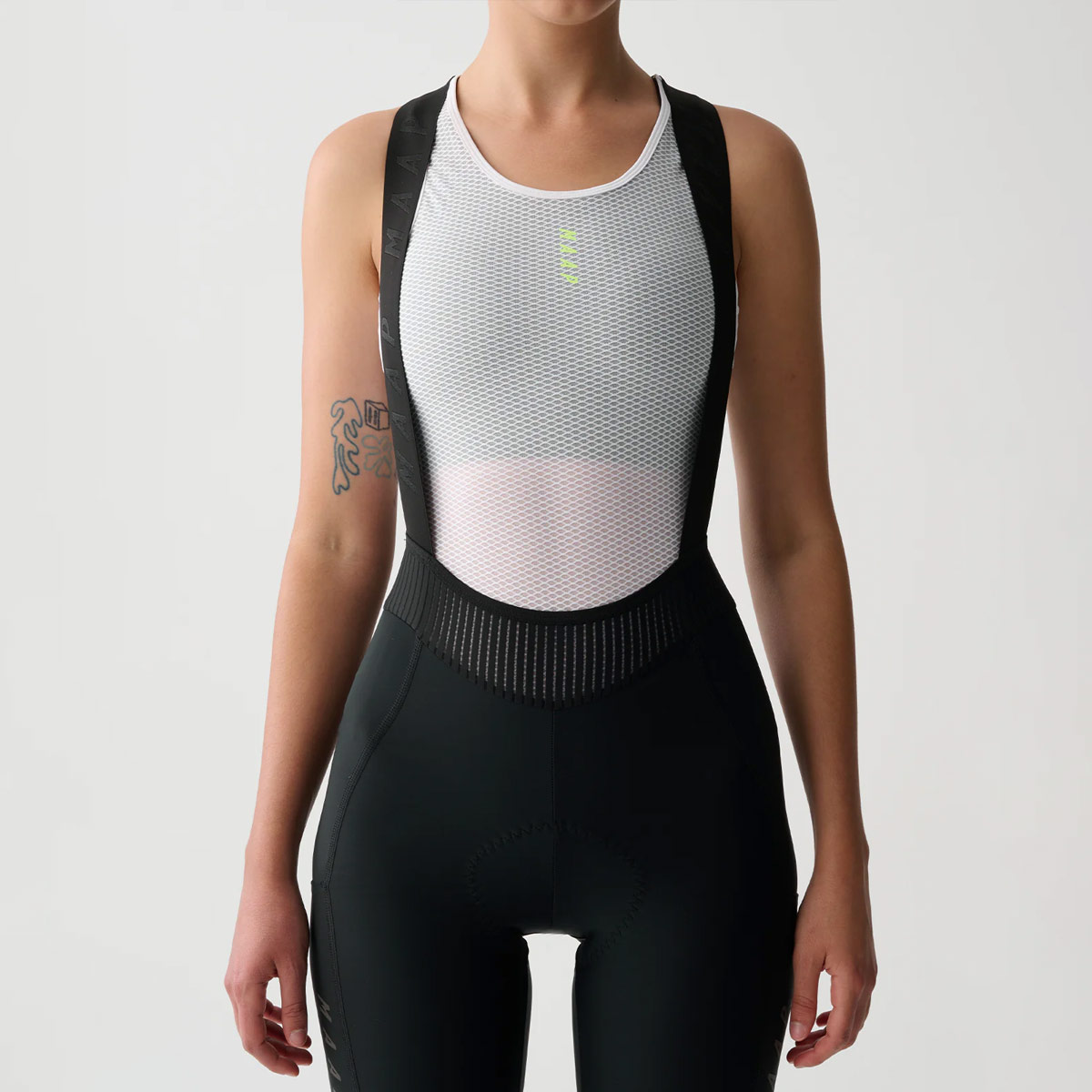 MAAP Team Bib Evo Cargo Tights Bib Radhosen Women Damen black schwarz MAAP Team Bib Evo Cargo Tights Bib Radhosen Women Damen black schwarz Closeup Träger
