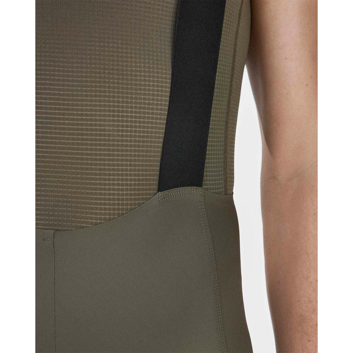 FINGERSCROSSED #ROAD BIB MEN Fahrradhose Rennradhose Männer Radsport olive FINGERSCROSSED #ROAD BIB MEN Fahrradhose Rennradhose Männer Radsport olive Detail Träger vorne