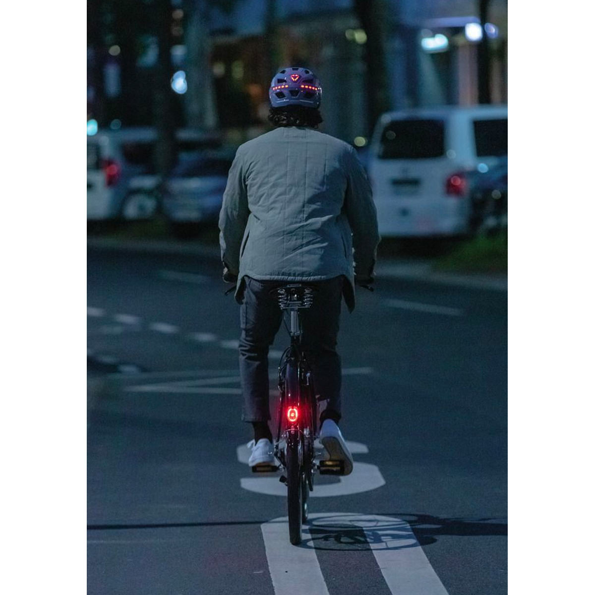 ABUS Hyban 2.0 LED Fahrradhelm 66711_Mood_Hyban_2-0_LED_00A6800_3