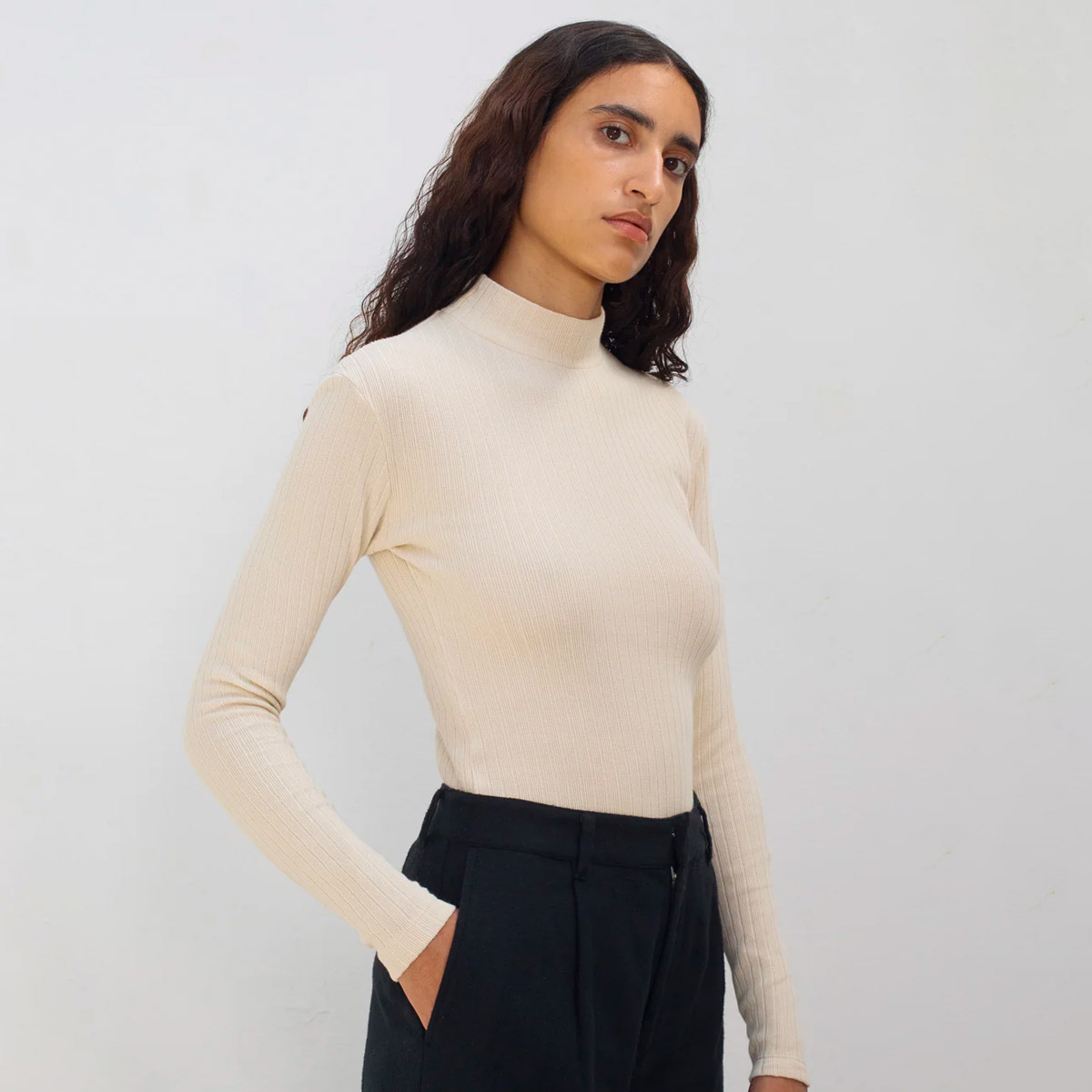 ROTHOLZ Rippstrick Langarmshirt Damen Rotholz_RibbedLong-SleeveMockneckOrganicCotton-SoftSand_05