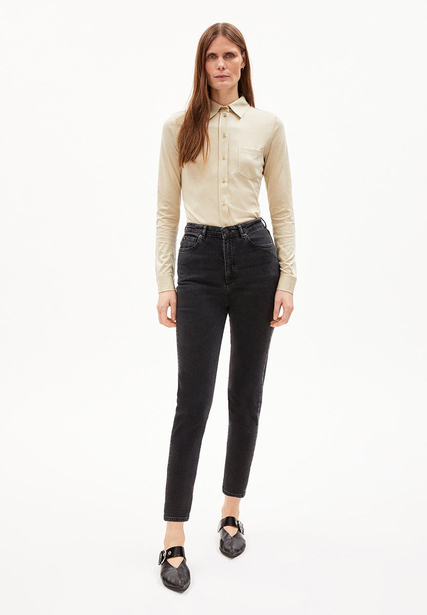 ARMEDANGELS Mairaa Comfort High Waist Tapered Jeans Damen Armed-Angels_MAIRAA-COMFORT_Jeans-Women_black-washed-authentic_05