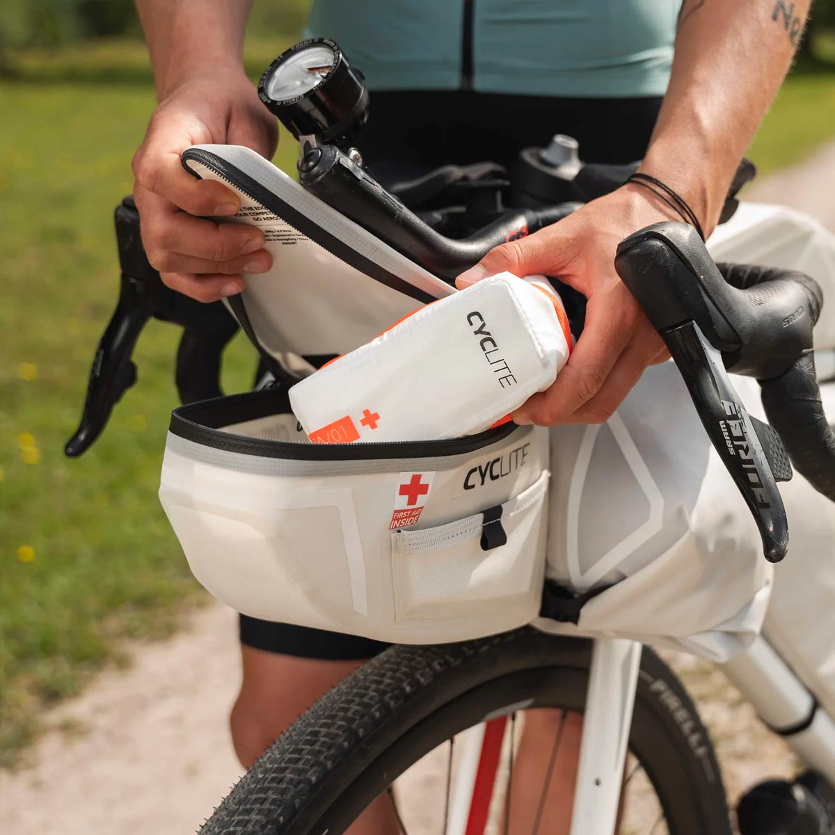 FIRST AID KIT/ 01 Cyclite_First-Aid-Kit-White_03