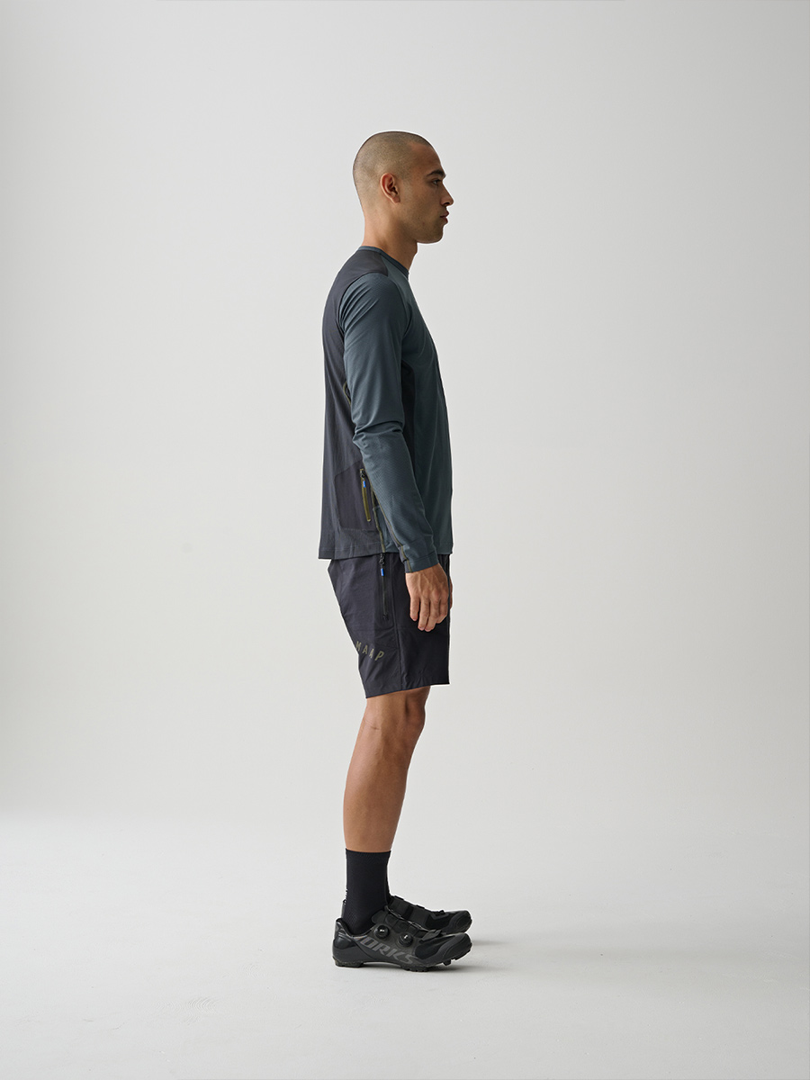 MAAP Alt_Road Tech Langarmshirt Herren Maap_MPMTO241124_MIDN-Alt_Road-Tech-LS-Tee_Midnight_02