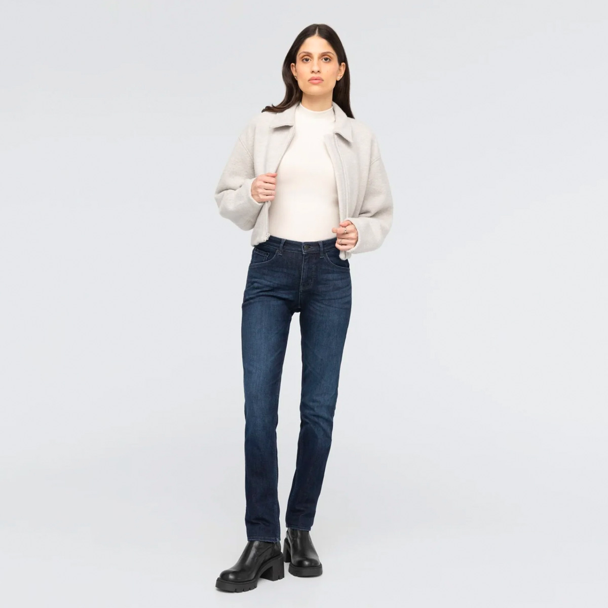 Duer_Tech-Fleece-Denim-Slim-Straight---Dark-Indigo_Damen_03