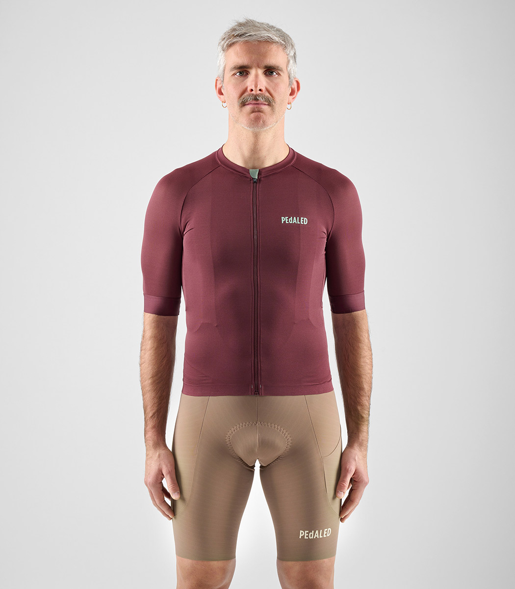 PEdALED Element Lightweight Radtrikot Herren PEdALED_ELEMENT_JERSEY-LTW_burgundy_03, Kurze Hose, Erwachsene, Männlich, Mann, Person