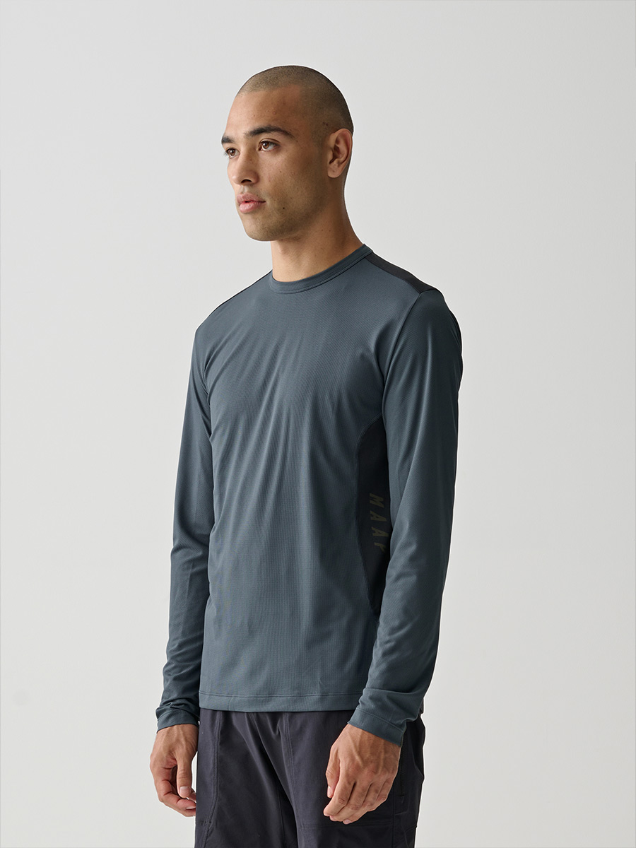 MAAP Alt_Road Tech Langarmshirt Herren Maap_MPMTO241124_MIDN-Alt_Road-Tech-LS-Tee_Midnight_04