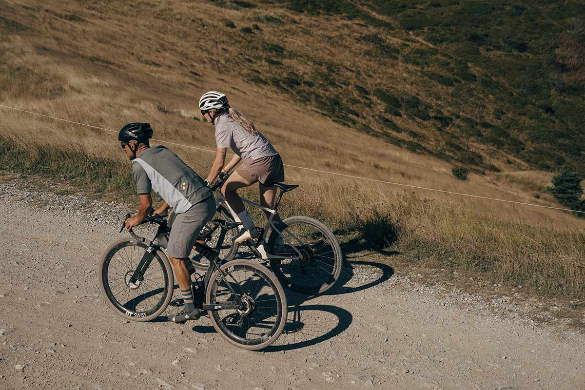Café du Cycliste Virginie Gravel Shorts Herren Cafe-du-Cycliste-VIRGINE-SHORTS_Slate-Grey_00