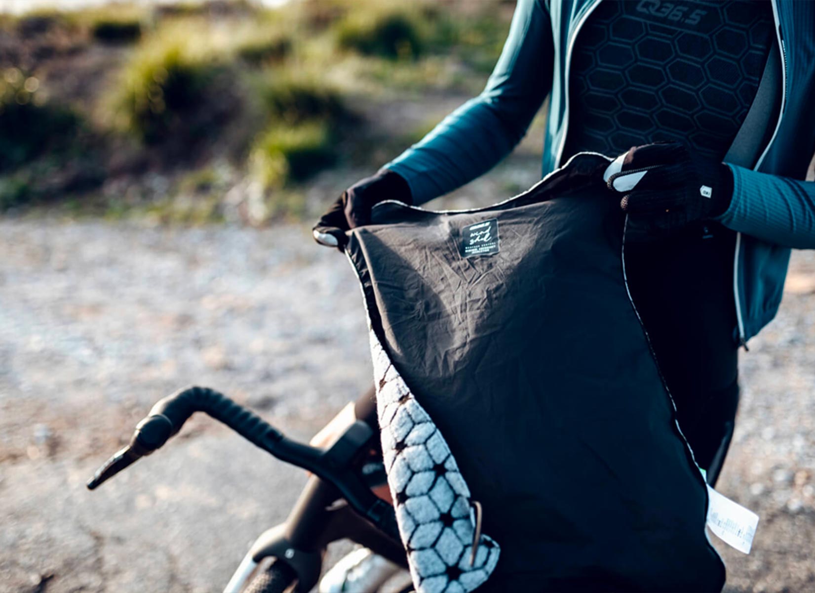 Q36.5 Wind Shell Windschutz Unisex Q36-5_Windshell_black_04