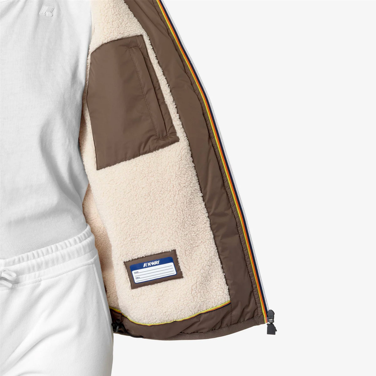 Le Vrai 3.0 Claude Orsetto Regenjacke Unisex K-Way_Le-Vrai-3.0-Claude-Orsetto_functional-jacket_brown-greenish_02