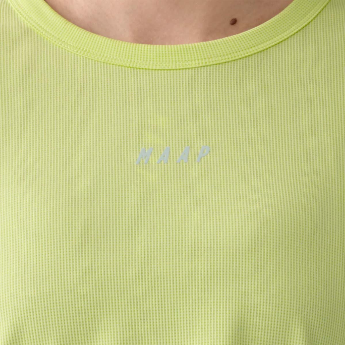 MAAP Alt_Road Cropped T-Shirt Damen Maap_Womens-Alt-Road-Crop-Tech-Tee_Women_Shadow-Lime_03