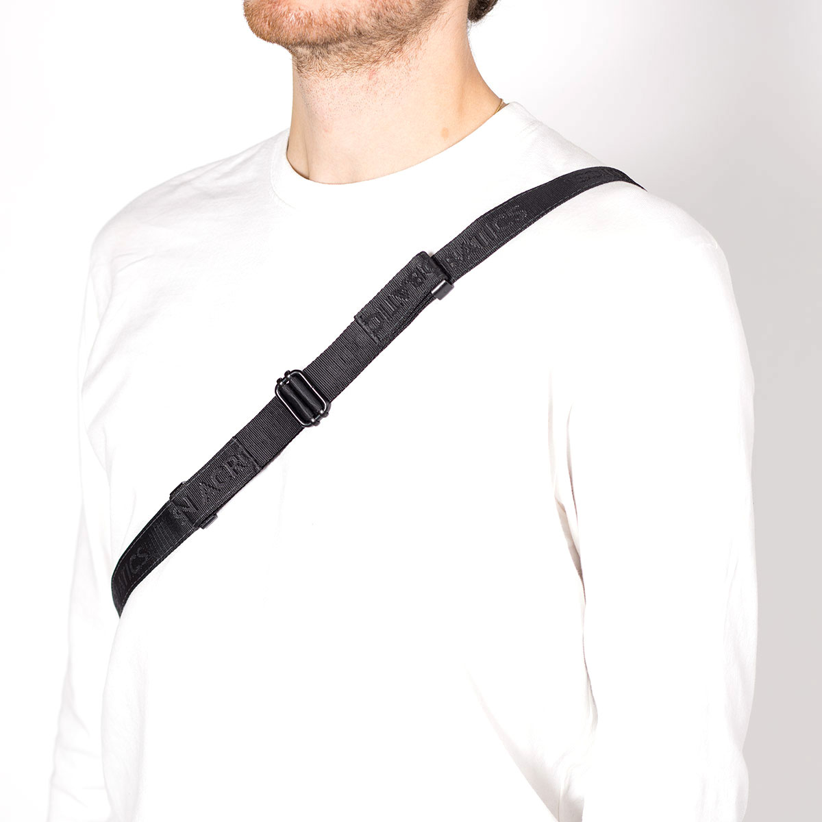 Ucon Acrobatics Jona Phantom Crossbody Tasche UA_Jona-Bag_Phantom-Series_Asphalt-Reflective_10