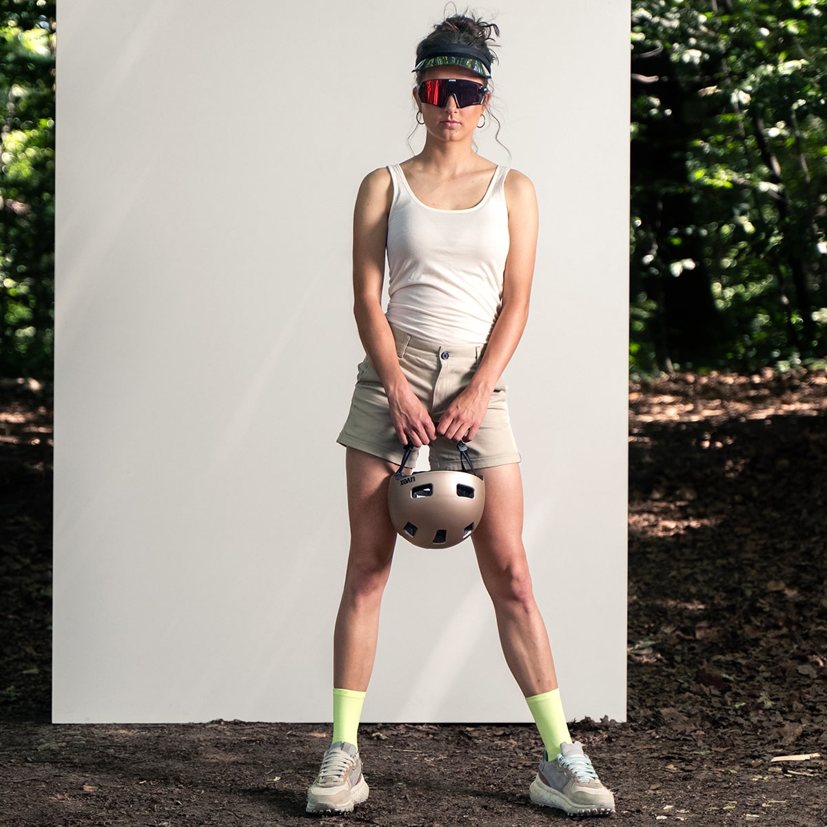 uvex city 4 Fahrradhelm lynn-outfit-uvex-sonnenbrille-sportstyle231-front