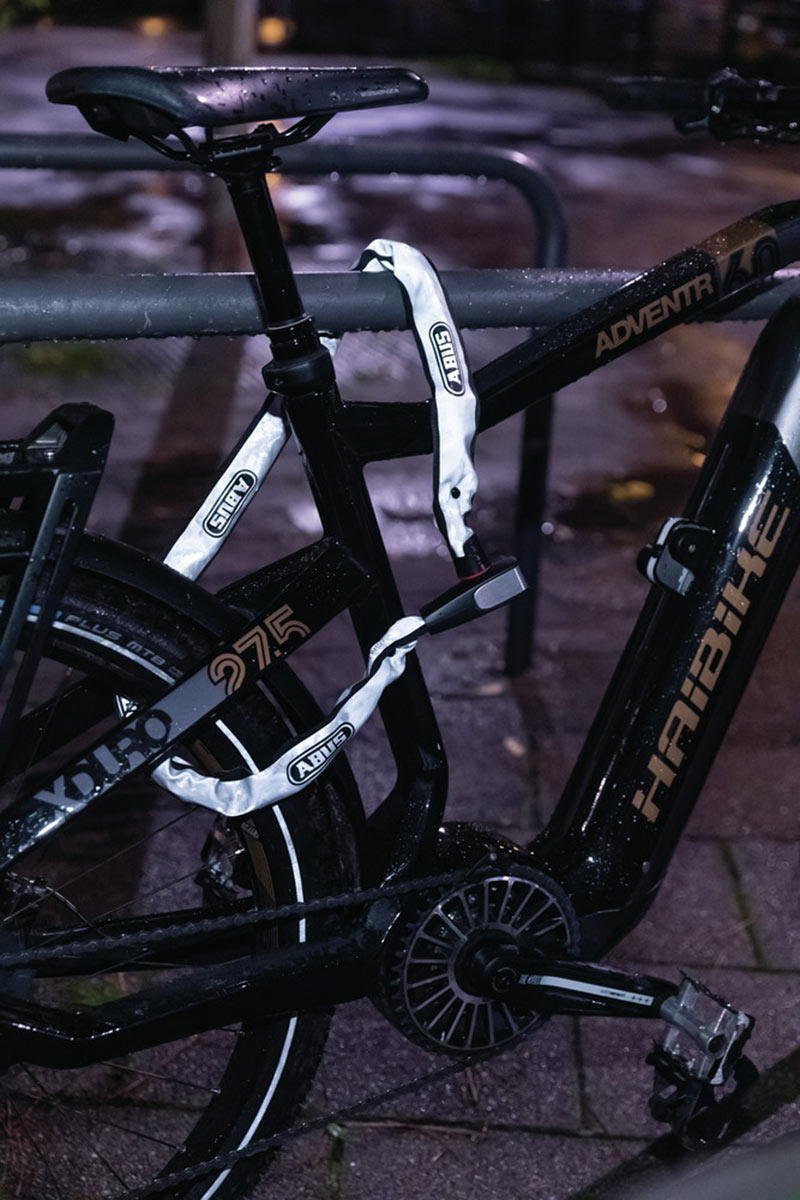 ABUS Catena 6806K/110 reflective Fahrradschloss AB-69105-one-GYR_ABUS_Catena_Kettenschloss_6806K_reflective_03