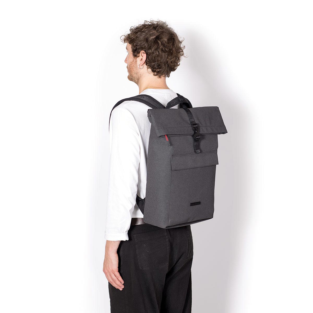 Ucon Acrobatics Jasper Phantom 16L Rucksack  UA_Jasper-Medium-Backpack_Phantom-Series_Asphalt-Reflective_14