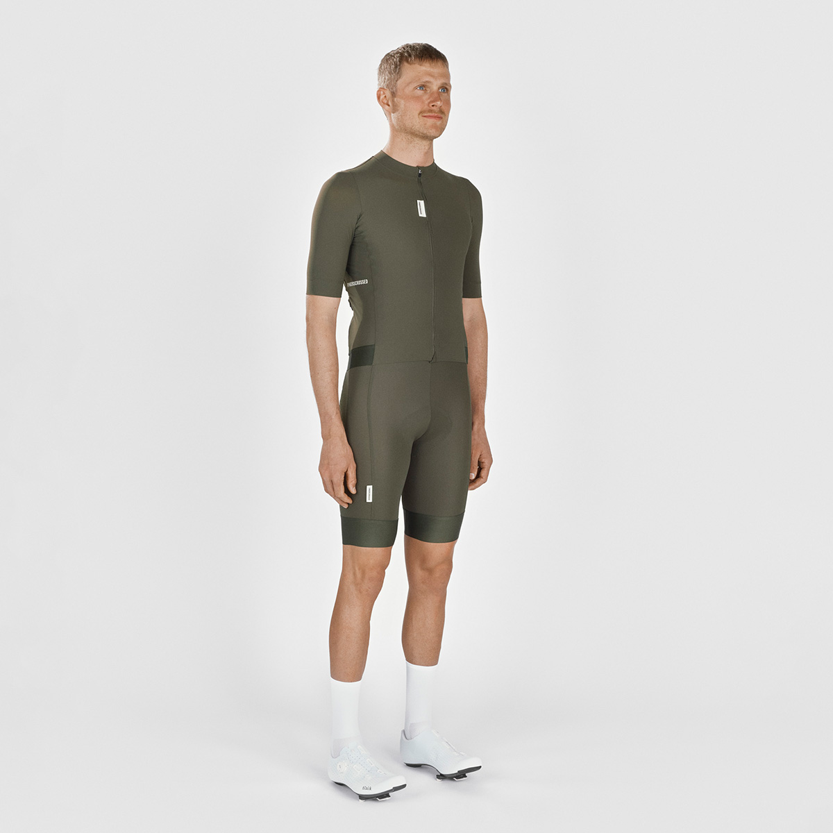 FINGERSCROSSED ROAD JERSEY MEN Fahrradtrikot Trikot Rennrad Männer kurzarm shortsleeve olive FINGERSCROSSED ROAD JERSEY MEN Fahrradtrikot Trikot Rennrad Männer kurzarm shortsleeve olive on Model vorne