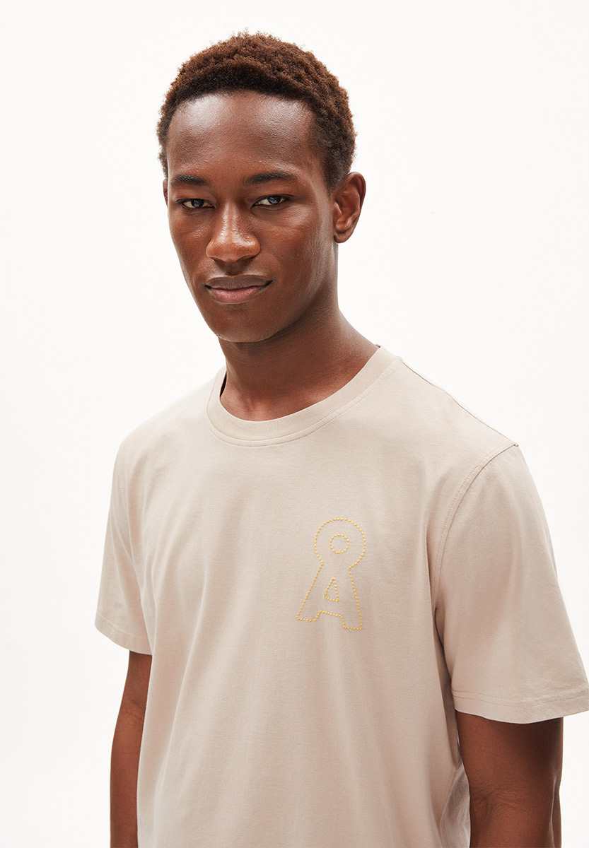 ARMEDANGELS Aadoni College Embro T-Shirt Herren AA30006038_AADONI-COLLEGE-EMBRO_sand-stone_06