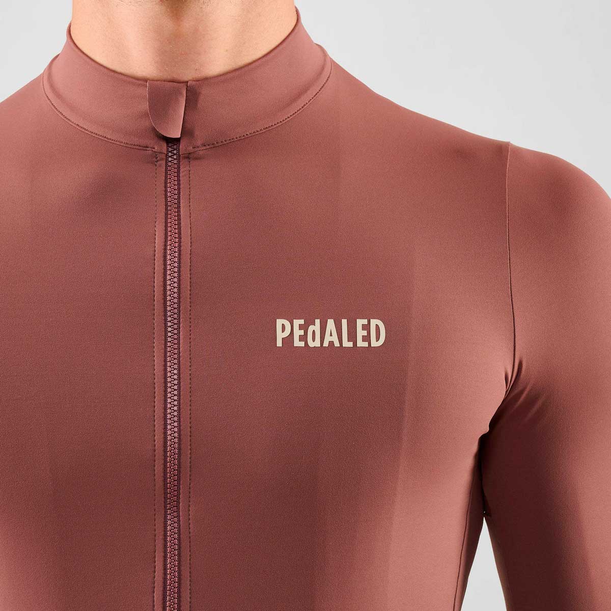 PEdALED Element Langarm Radtrikot Herren Pedaled_Element-Jersey-Men_Raisin-Purple_08