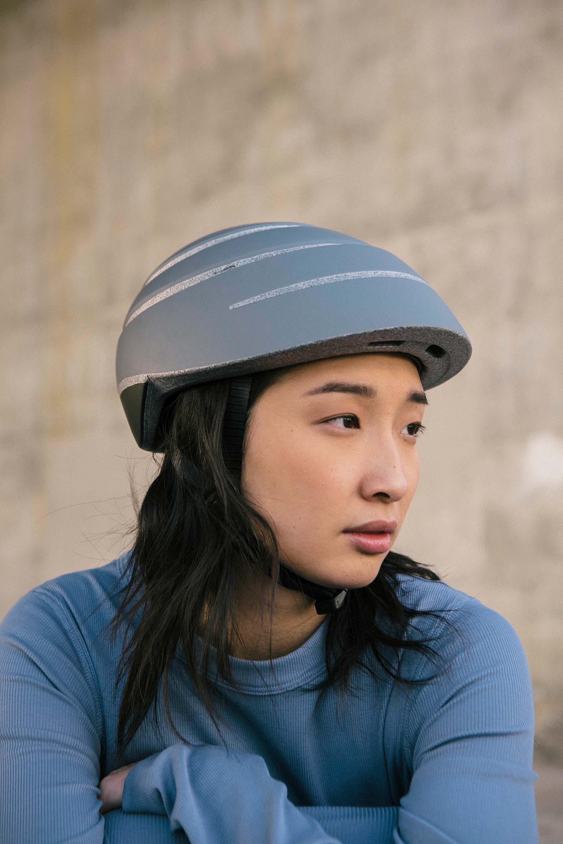 Loop Fahrrad Falthelm Closca_LOOP_Campaign_02-on-body-women-1