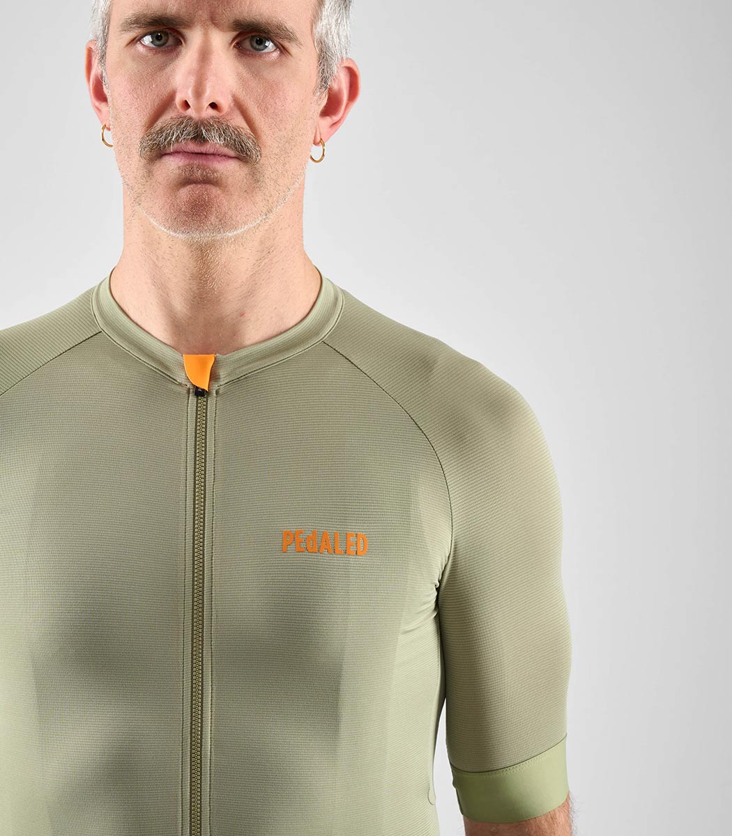 PEdALED Element Lightweight Radtrikot Herren PEdALED_ELEMENT_JERSEY-LTW_OLIVE-GREEN_05