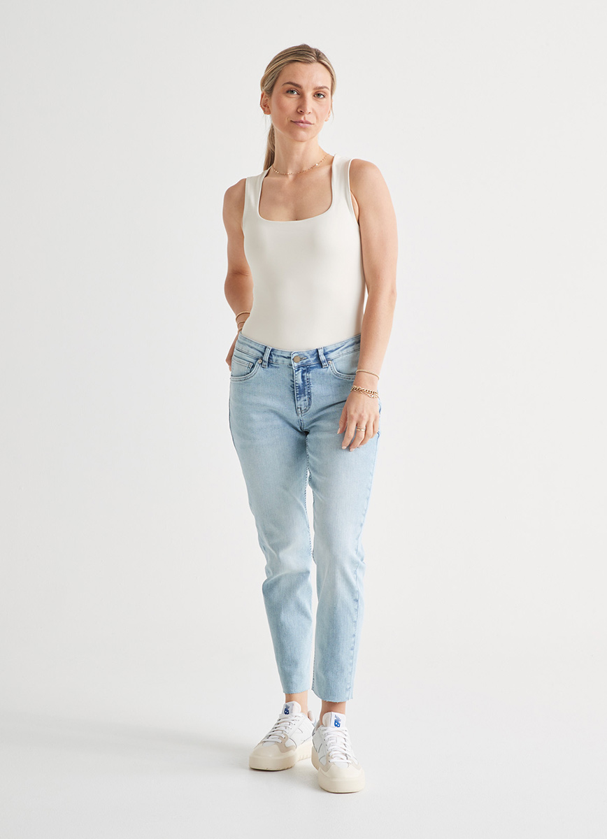 Performance Denim Girlfriend Jeans Women