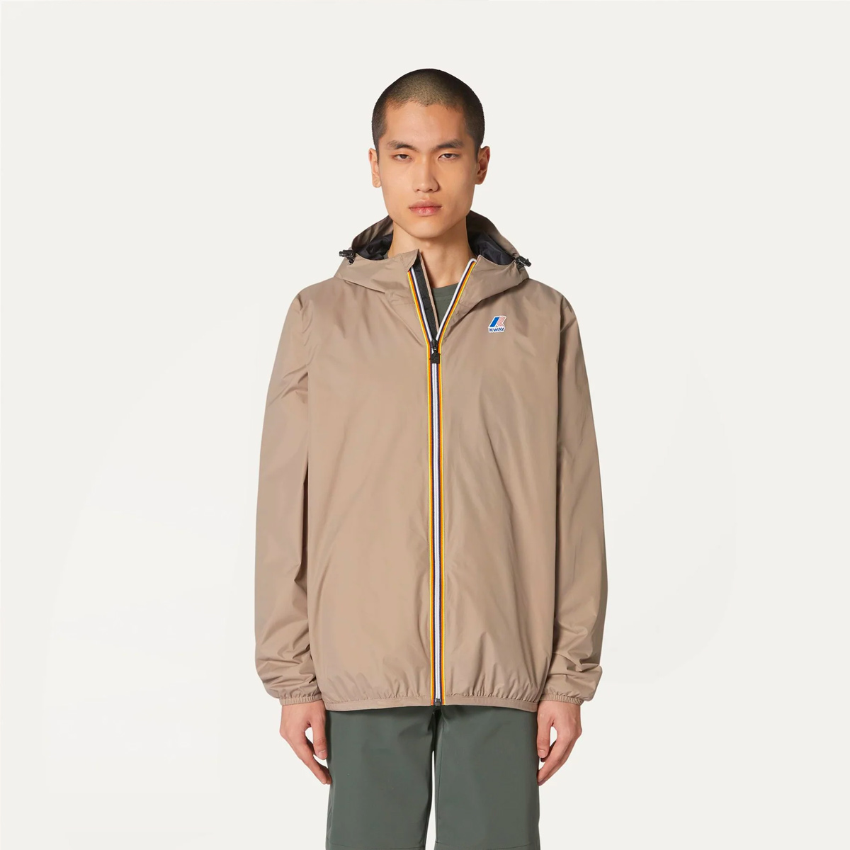 K-WAY Le Vrai 3.0 Claude Regenjacke Unisex K-Way_Le-Vrai-3.0-Claude-warm_jacket_beige-taupe_03