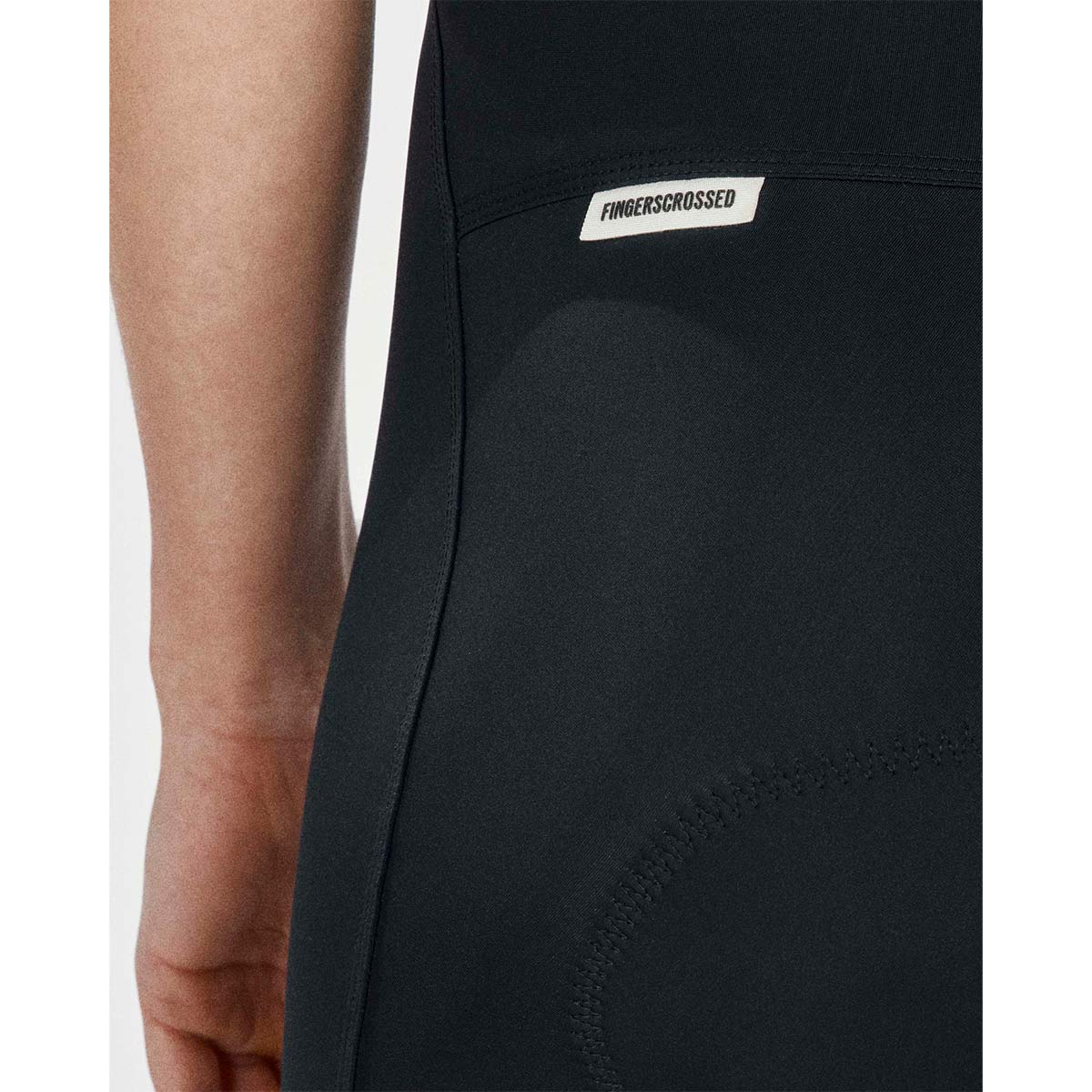 FINGERSCROSSED #ROAD BIB WOMEN Fahrradhose Damen Radsport schwarz black FINGERSCROSSED #ROAD BIB WOMEN Fahrradhose Damen Radsport schwarz black Detail Logo back